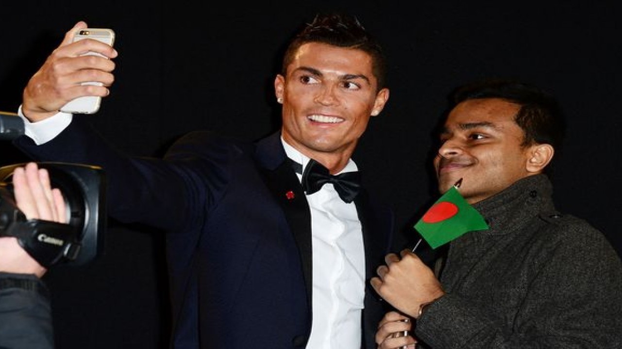 Ronaldo Gagal Rebut Guinness World Records Soal Selfie
