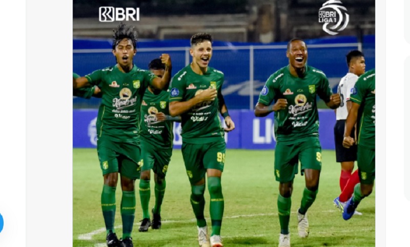 bruno-moreira-persebaya-berhasil-menggetarkan-jala-madura-united.jpg