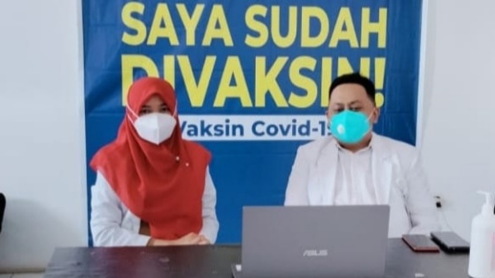 btalk-dr-rini-restiyanti-waket-bidang-transfusi-darah-pmi-tapin-dr-agus-ibrahim-rsud-datu-sanggul.jpg