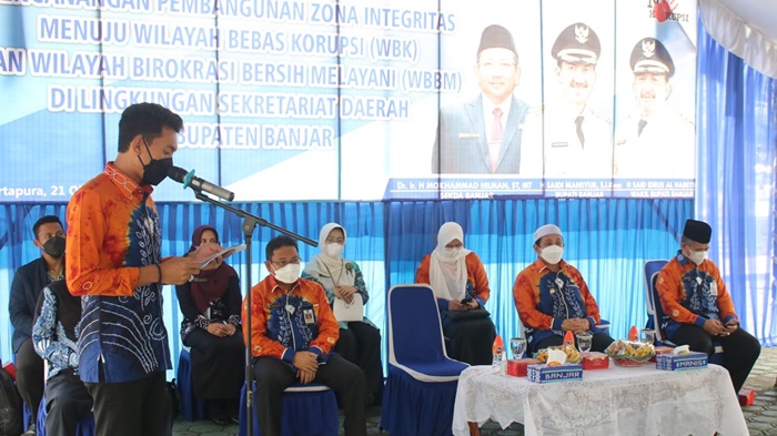 bupati-banjar-h-saidi-mansyur-pada-pencanangan-pembangunan-zona-integritas-kamis-21102021.jpg