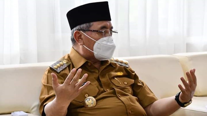 bupati-hss-h-achmad-fikry-beri-penjelasan-ke-masiswa-s3-pertahankan-hutan-loksado.jpg