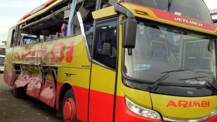 bus-arimbi-yang-ditabrak-bus-sinar-jaya.jpg