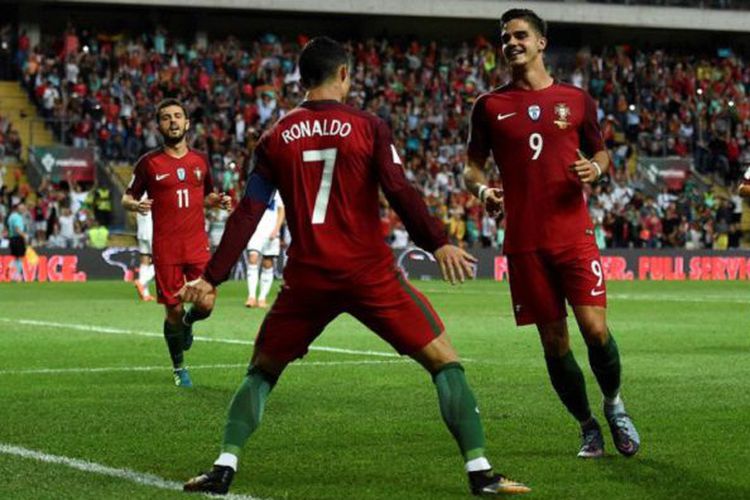 cristiano-ronaldo-merayakan-gol-portugal_20170901_151718.jpg