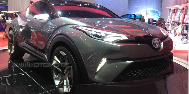 crossover-dua-pintu-c-hr-versi-konsep-di-pajang-di-booth-toyota_20160820_111432.jpg