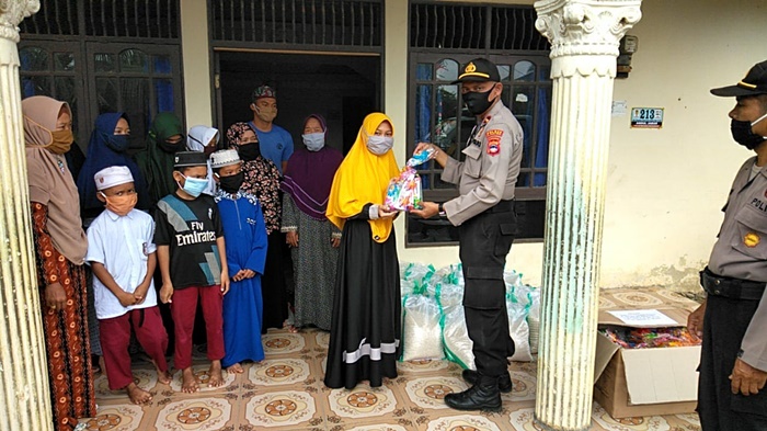 Polres HST Bagikan 4 Ton Beras dan 664 Paket Bingkisan
