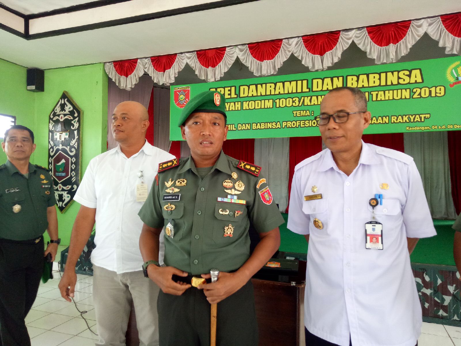 dandim-1003-kandangan-di-sela-kegiatan-apel-danramil-dan-babin.jpg