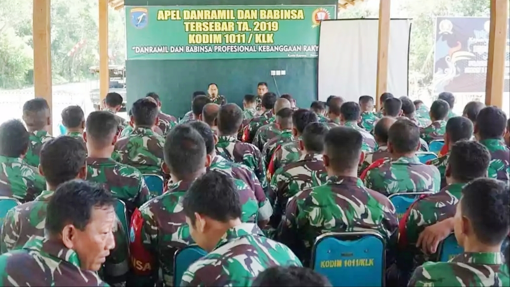 dandim-1011klk-letkol-kav-bamba-dan-babinsa.jpg