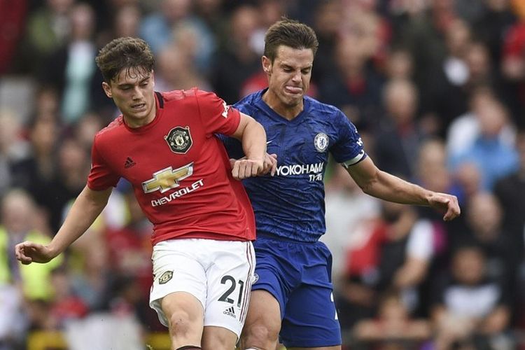daniel-james-cesar-azpilicueta-manchester-united-chelsea-liga-inggris.jpg