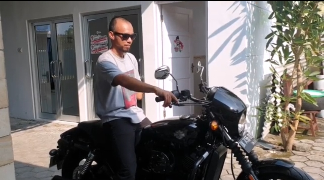 Dengan Tangan Satu, Difabel Banjarbaru Setyo Bisa Bawa Motor 200 Km, Sudah Miliki SIM D