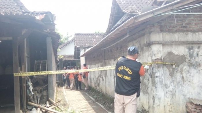 Mbah Kasminah Pingsan di Depan Anggota Densus 88, Ternyata Ini Penyebabnya