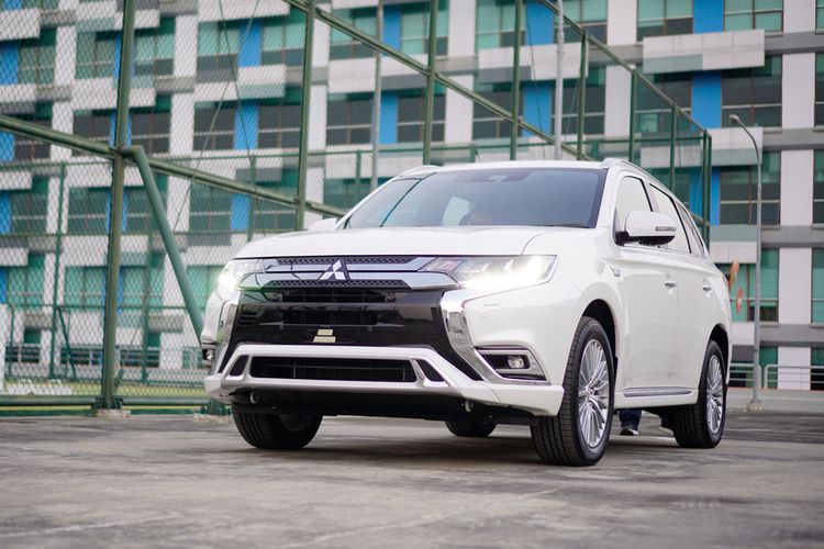 detil-produk-terbaru-dari-mitsubishi-di-giias-2019-outlander-phev.jpg