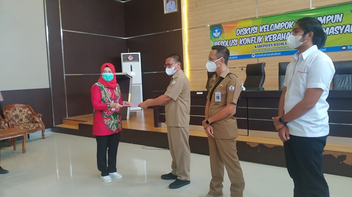 diskusi-kelompok-resolusi-konflik-kebahasaan.jpg