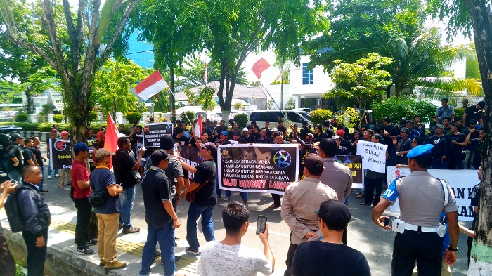 Daftar Poin Tuntutan Forum Driver Online Kalsel Saat Gelar Aksi Damai di DPRD Kalsel