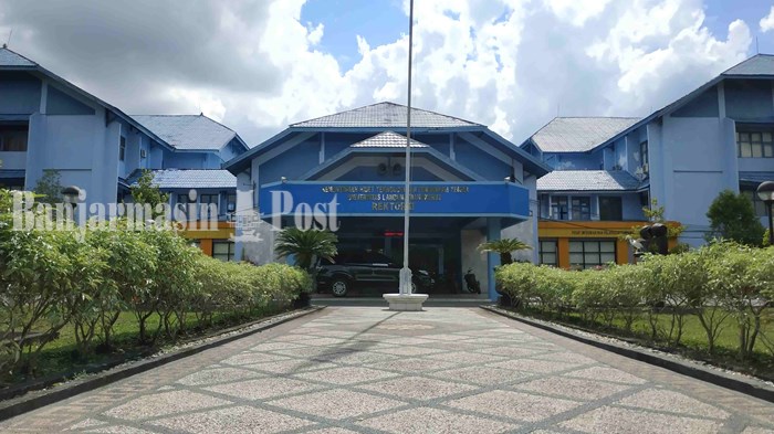 gedung-rektorat-universitas-lambung-mangkurat.jpg