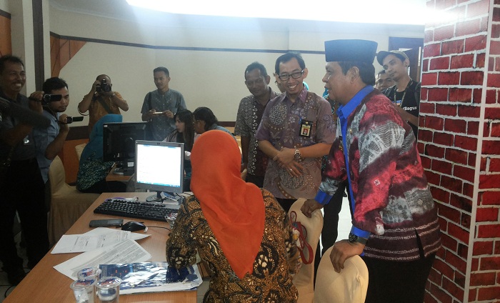 gubernur-kalsel-h-sahbirin-noor-ikuti-program-tax-amnesty_20160930_111008.jpg