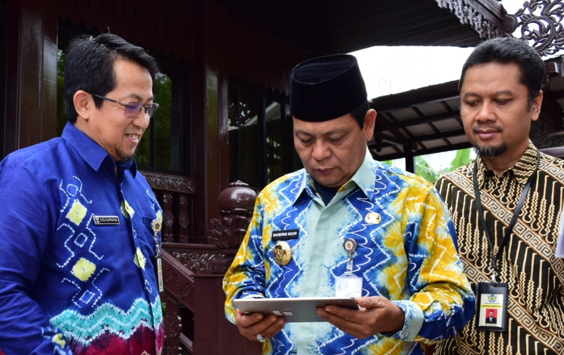 gubernur-kalsel-h-sahbirin-noor-isi-spt-tahunan-kamis-2122019.jpg