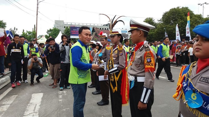 gubernur-kalteng-kagum-polisi-cilik_20160918_193513.jpg