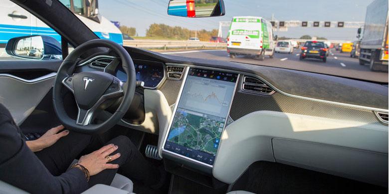 ilustrasi-mobil-otonomos-atau-self-driving-tesla_20160718_164748.jpg