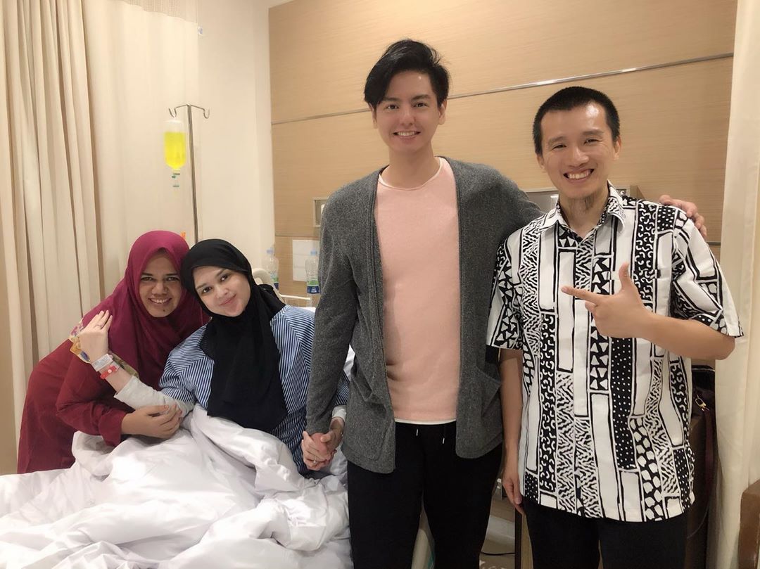 istri-roger-danuarta-cut-meyriska-sakit-dan-dijenguk-ustadz-felix-siauw.jpg