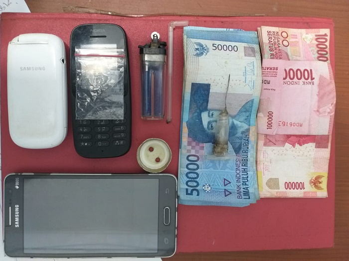 jajaran-satnarkoba-polres-tabalong-berhasil-membekuk-tiga-pelaku.jpg