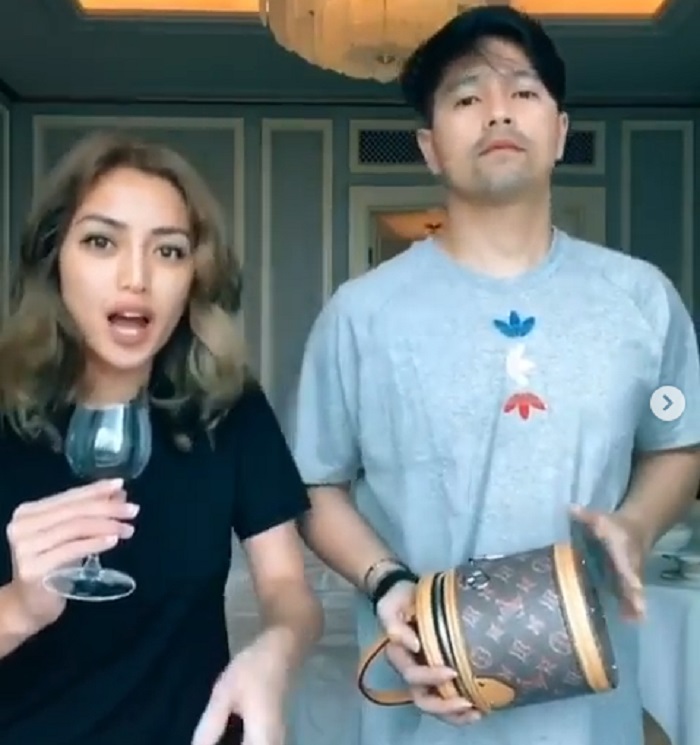 jessica-iskandar-dan-erick-bana-saat-tiktokan.jpg