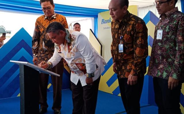 kantor-cabang-bank-btn-diresmikan-langsung-oleh-walikota-banjarbaru-h-nadjmi-adhani-jumat-0803_20180309_201047.jpg