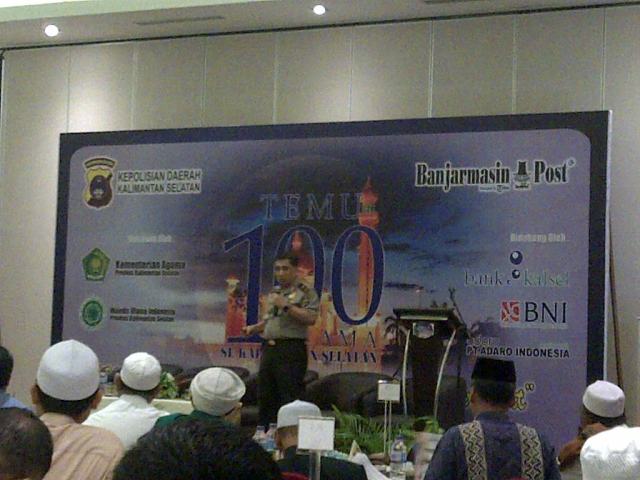 kapolda-brigjen-drs-machfud-arifin-temu-100-ulama_20150610_111600.jpg
