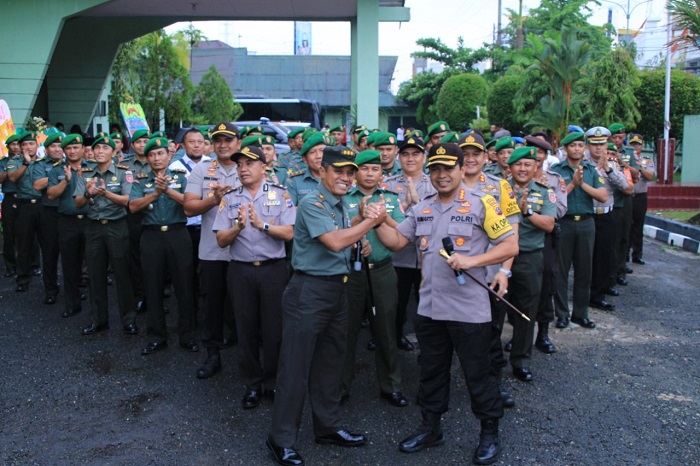 Bawa Kue Tart dan Nasi Tumpeng, Kapolresta dan Jajaran Sowan ke Kodim 1007/Banjarmasin