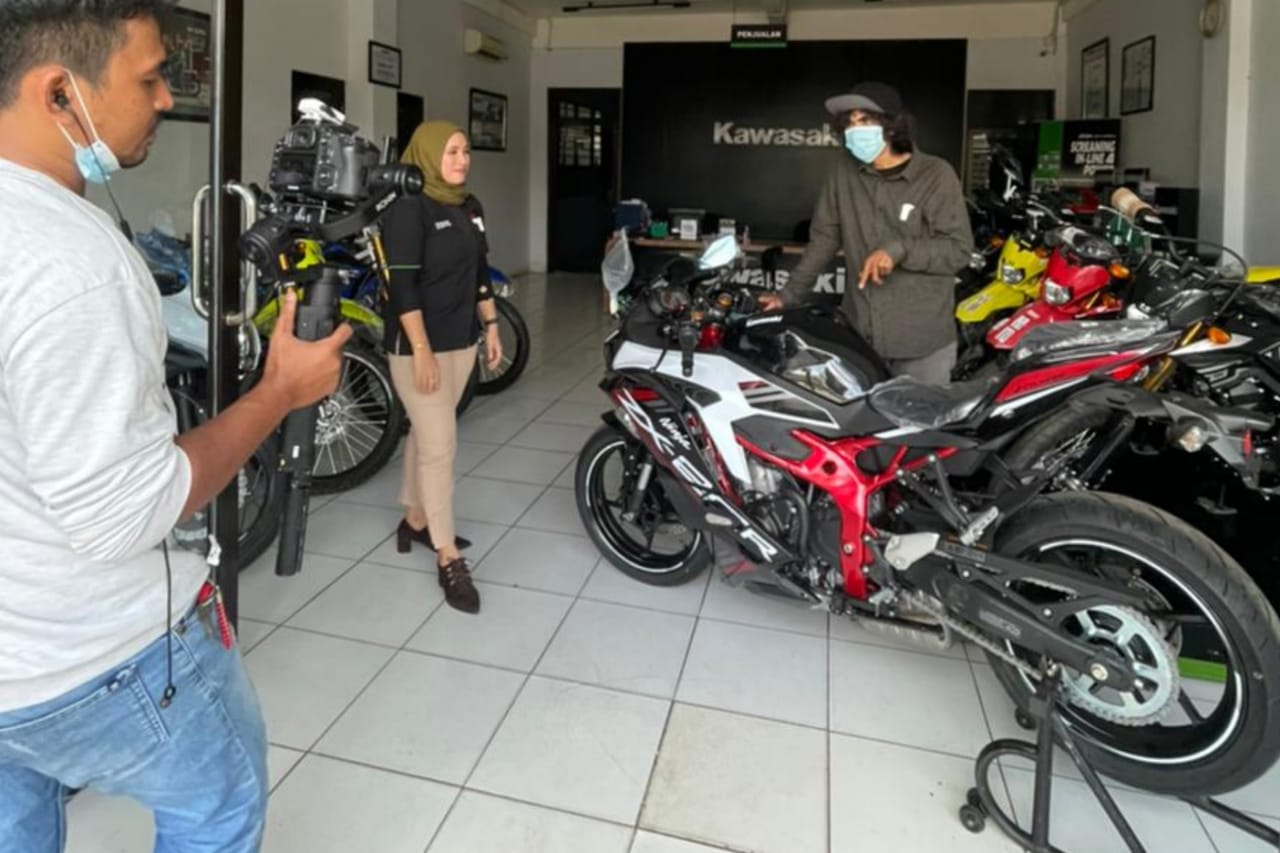 kawasaki-ninja-zx-25r-ready-di-diler-kawasaki-pt-super-sukses-motor-banjarmasin-07062021.jpg