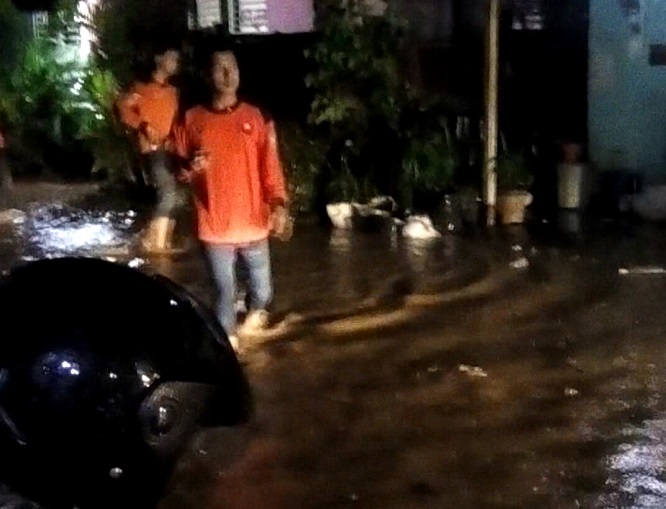 Hujan Deras Senin Malam, Sempat Membuat Air Meninggi di Martapura Kota