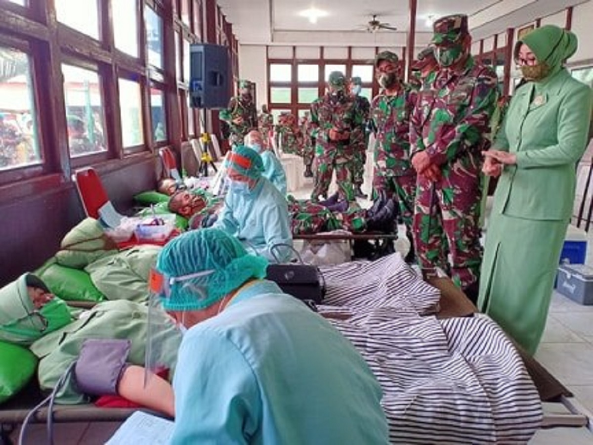 Donor Darah Sambut HUT ke-62 Kodam VI/Mlw