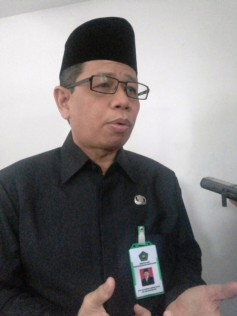 kepala-kemenag-kalsel-hm-tambrin-jua.jpg