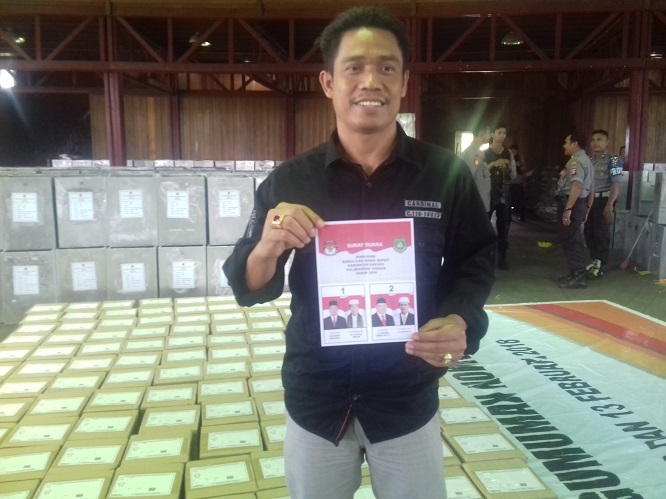 ketua-kpu-kabupaten-kapuas-bardiansyah_20180614_110503.jpg