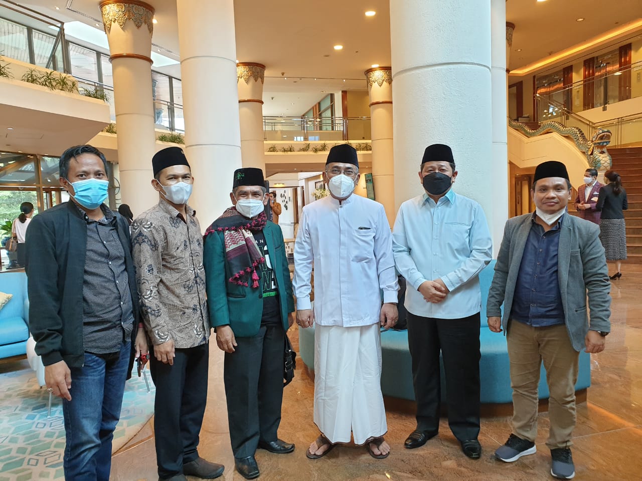 ketua-umum-pbnu-kh-yahya-cholil-staquf-bersama-pwnu-kalsel.jpg