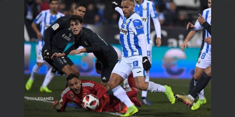 kiper-real-madrid-keylor-navas-hanya-bisa-menatap-bola.jpg