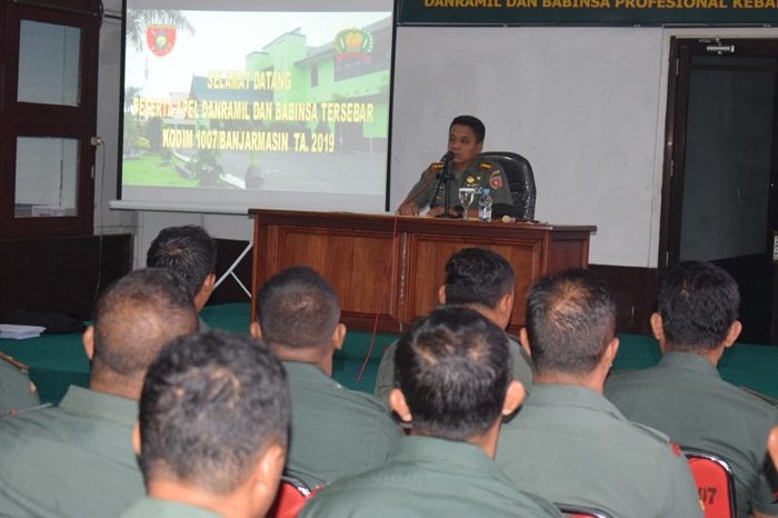 kodim-1007banjarmasin-menggelar-apel-danramil-dan-babinsa-tahun-2019.jpg
