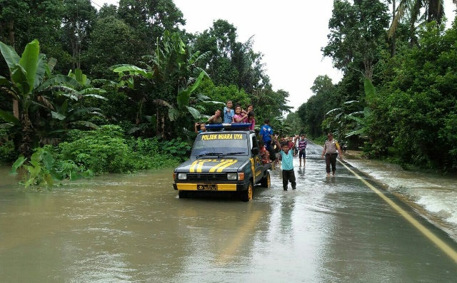 kondisi-banjir-di-muara-uya-tabalong_20180107_171409.jpg