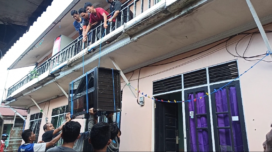 Heboh Kosan Dua Lantai di Jalan Sutoyo S Banjarmasin Miring, Nafa Cari Tempat Tinggal Baru