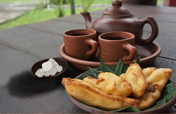 Bersantai di Lobby Lounge Rattan Inn, Ada Minuman Tradisional dan Makanan Khas Latin