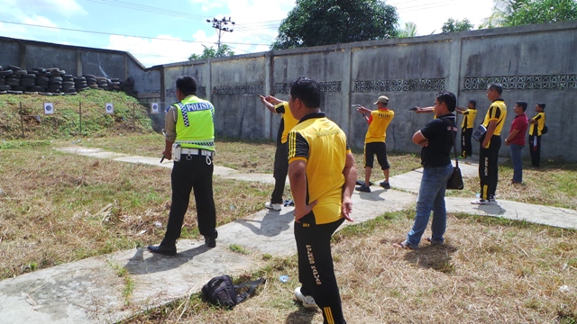 Rutin Latihan Agar Mahir Menembak