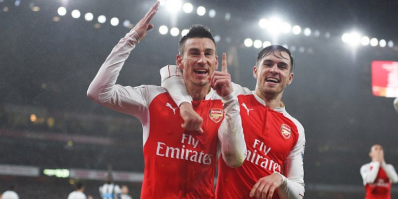 Tekuk Newcastle United, Wenger Puji Cech dan Mental Bertanding Pasukan Arsenal