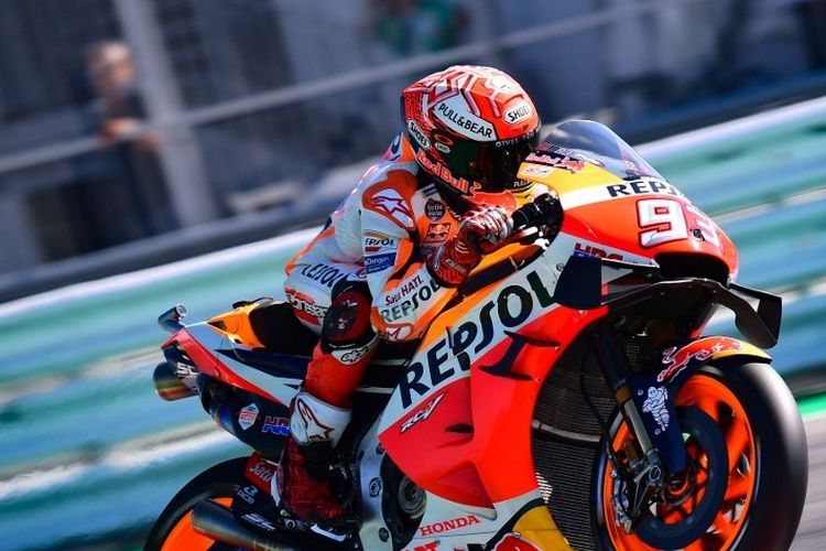 marc-marquez-memacu-motornya-pada-sesi-latihan-bebas-motogp-san-marino.jpg