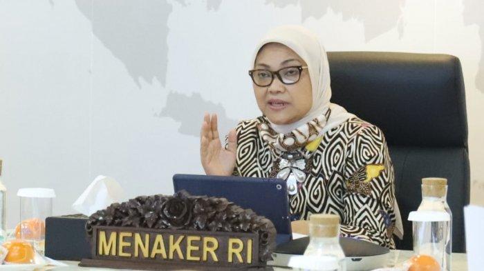 menaker-ida-fauziyah-saat-melakukan-rapat-kordinasi-bidang-ketenagakerjaan.jpg