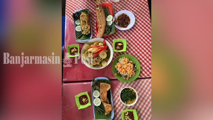 menu-khas-banjar-di-depot-neng-yasmin-jalan-masjid-jami-banjarmasin-provinsi-kalsel-7112020.jpg