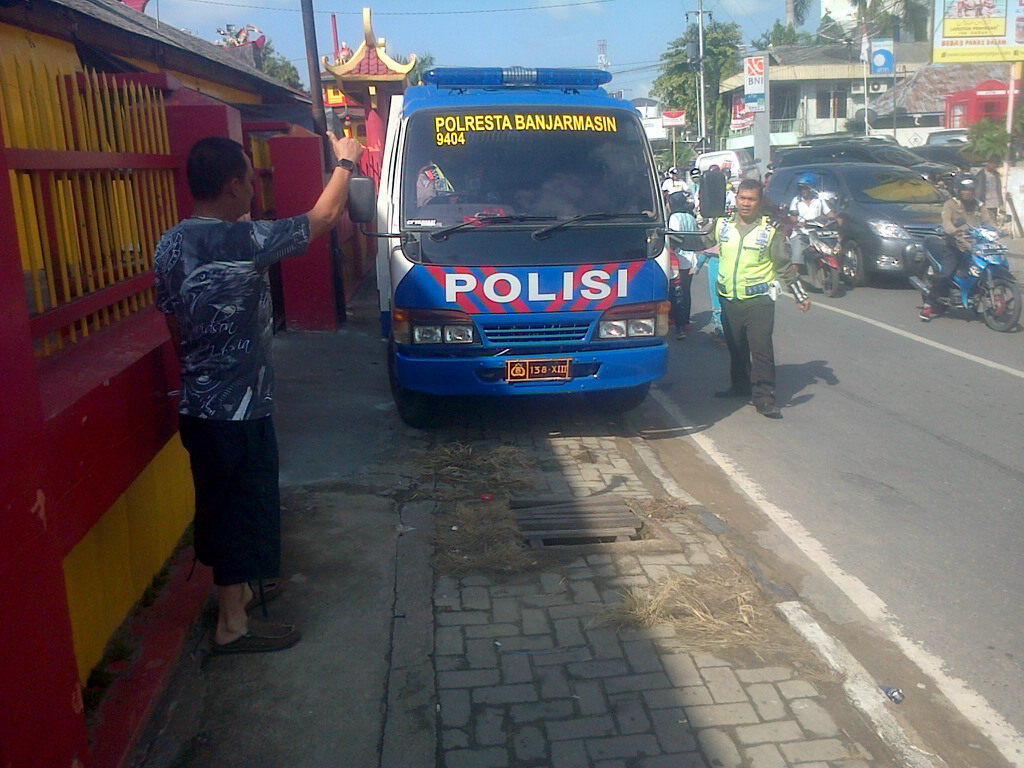 Lima Mobil yang Parkir Sembarangan Langsung Diderek