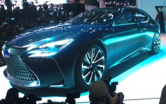 mobil-futuristik-lexus-lf-fc_20151028_232628.jpg