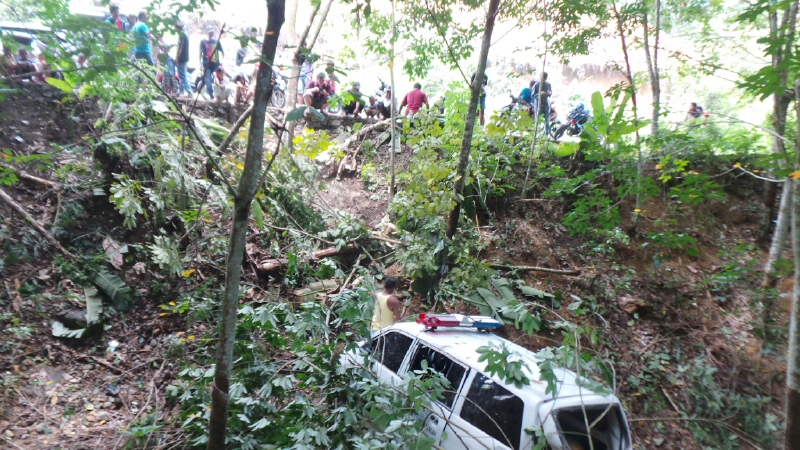 Diantar ke Jasa Pencucian Mobil, Ambulans Milik Puskesmas Hantakan Ini Didapati Jatuh ke Jurang