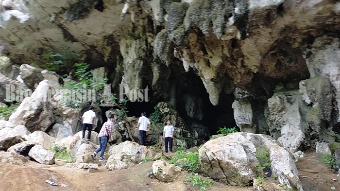 mulut-gua-berangin-di-desa-gunung-batu-kecamatan-tebing-tinggi-kabupaten-balangan.jpg