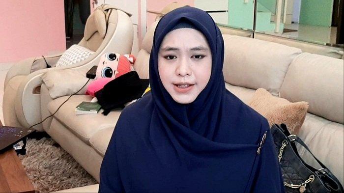 oki-setiana-dewi-di-kediaman-ria-ricis-kawasan-kebagusan-jakarta-selatan-asd.jpg