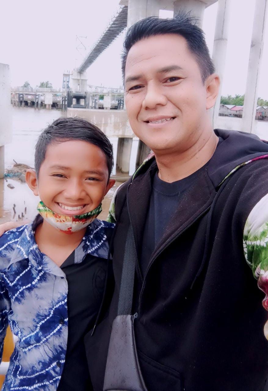 oky-sy-bersama-putranya-m-ahyatul-fajri.jpg